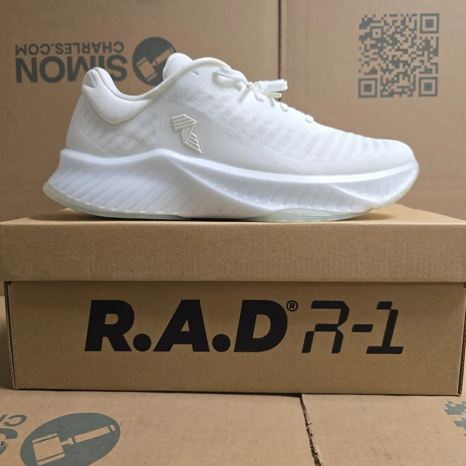 BOXED PAIR OF R.A.D R-1 TRAINERS IN GHOST WHITE SIZE UK 10.5