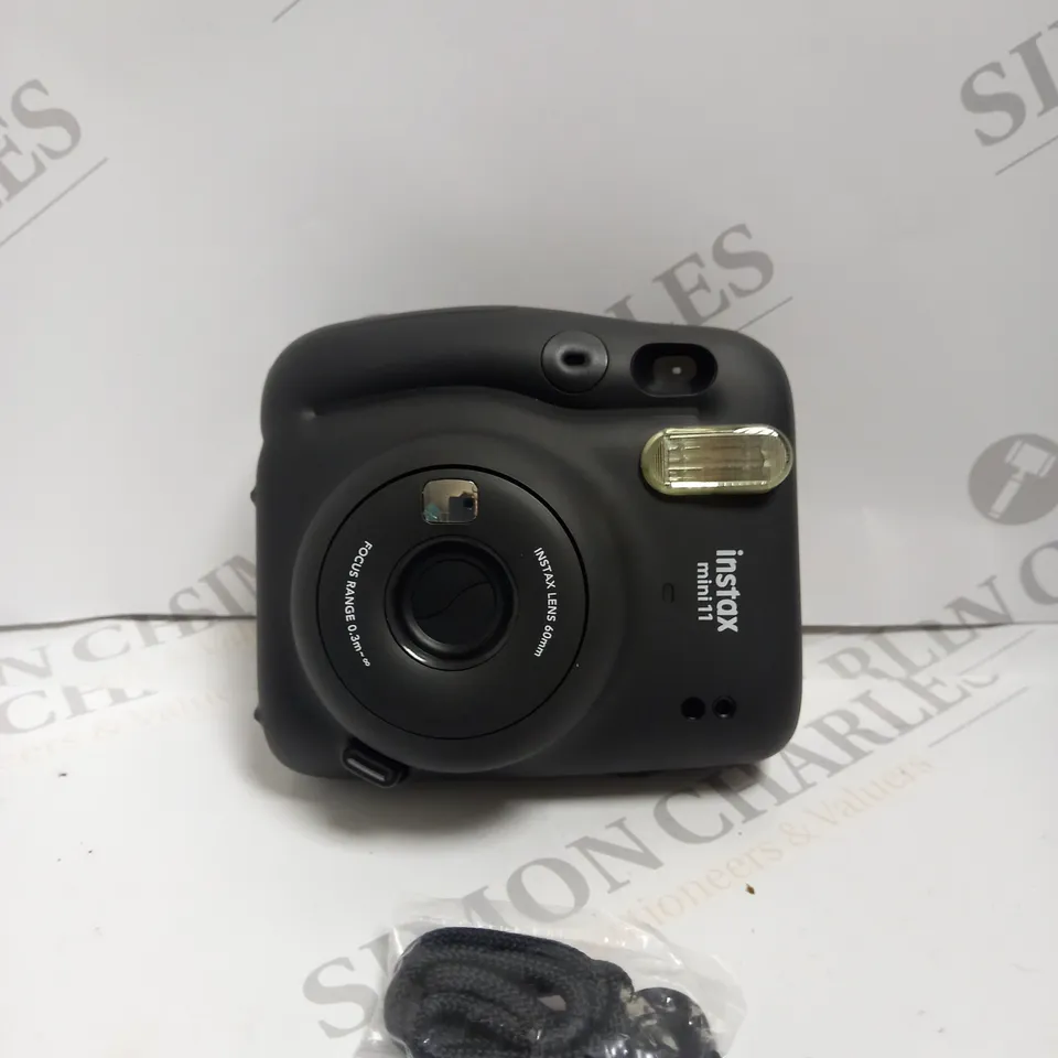 BOXED FUJIFILM INSTAX MINI 11 CAMERA IN CHARCOAL GRAY 