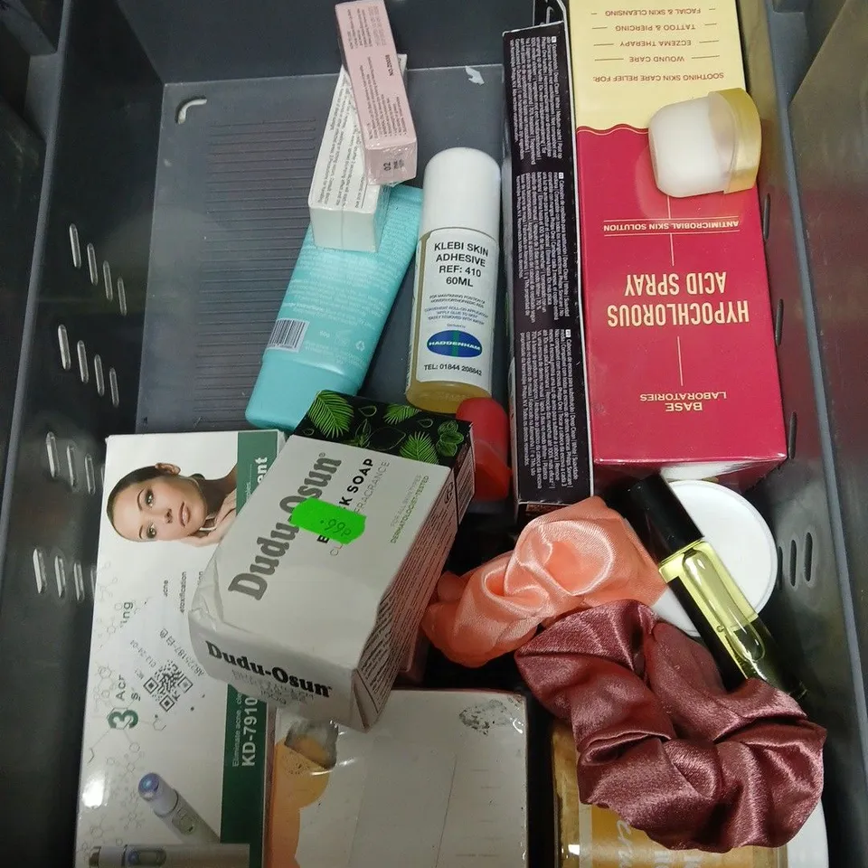 APPROXIMATEY 20 ASSORTED HEALTH AND BEAUTY PRODUCTS TO INCLUDE DUDU-OSUN BLACK SOAP, NISH MAN CONDITIONER AND WILD DEODORANT REFILL
