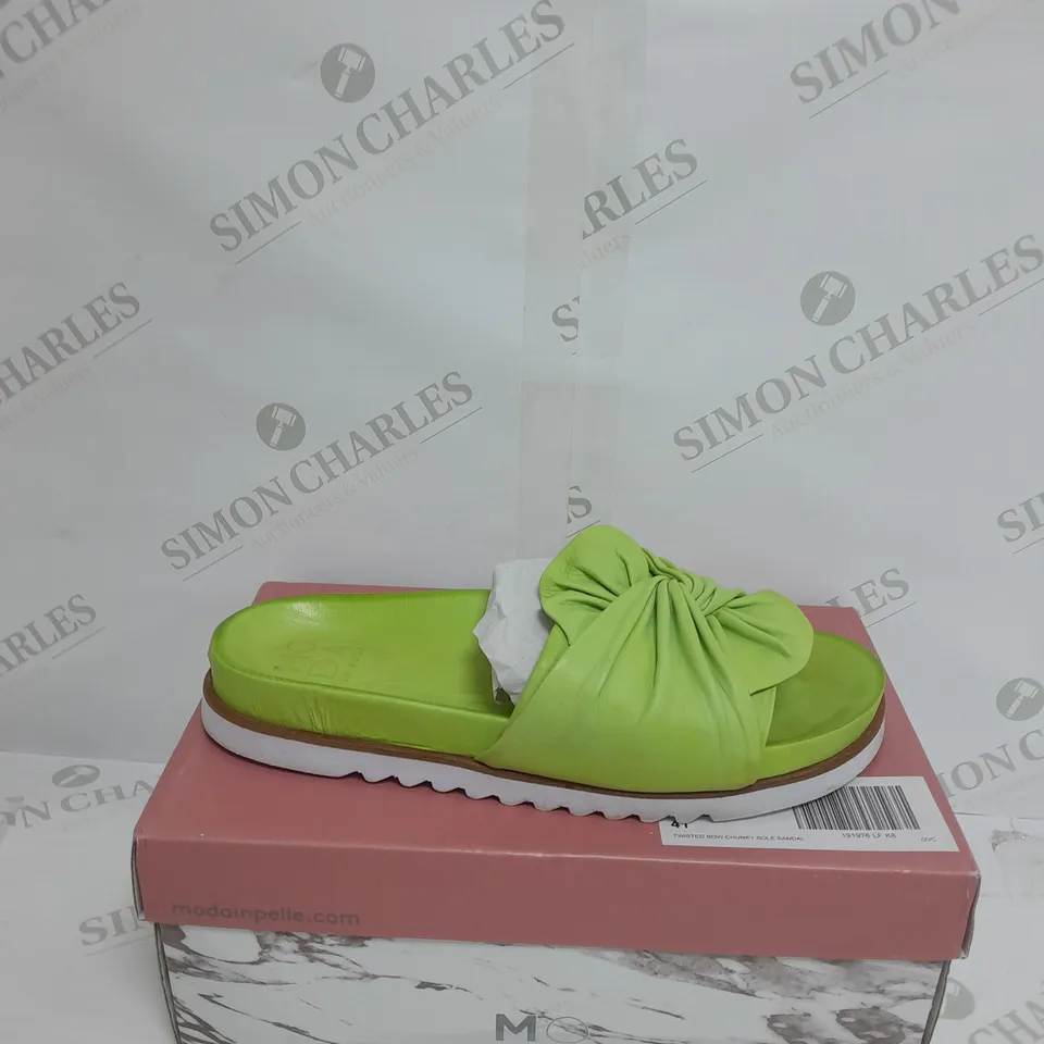 MODA IN PELLE OMYRA TWIST SLIDE SANDAL SIZE 5