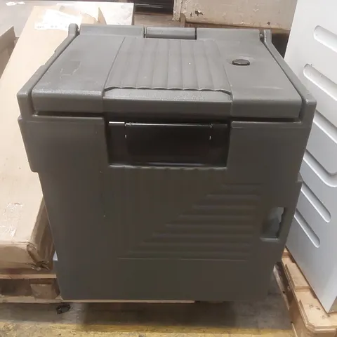 PORTABLE INSULATED FOOD BOX