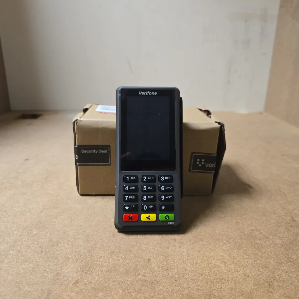VERIFONE P400 PLUS CARD READER BOXED WITH ACCESSORIES 
