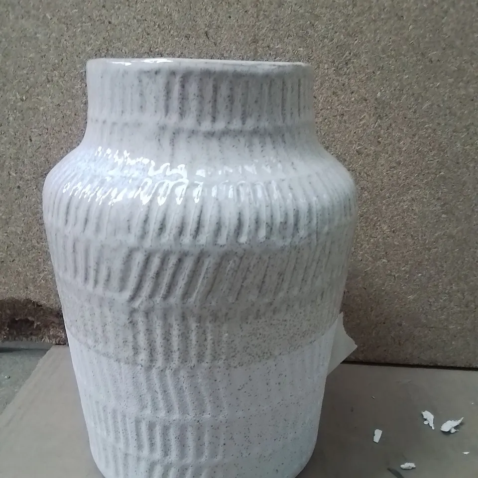 ALGER TABLE VASE