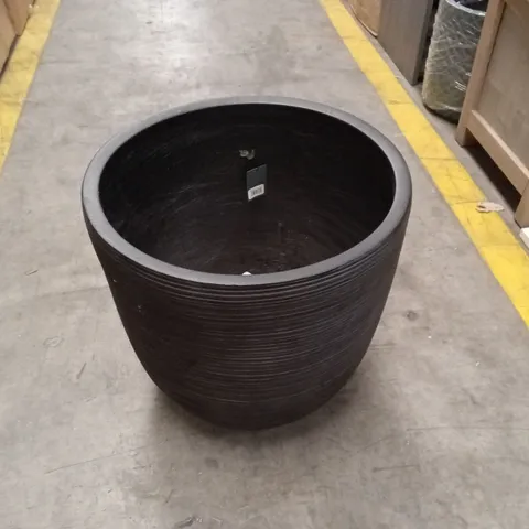 RODBOROUGH PLANTER 42cm