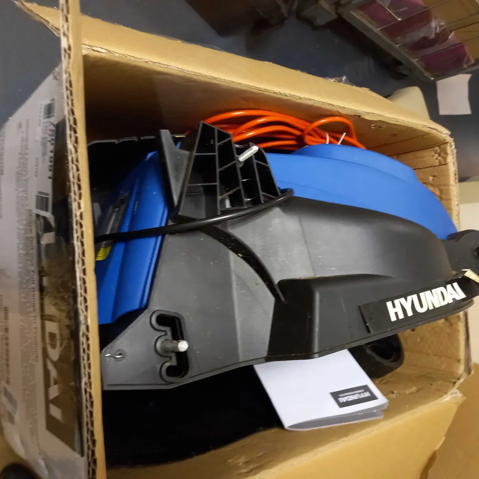 HYUNDAI 32CM LIGHTWEIGHT ROTARY ELECTRIC LAWNMOWER