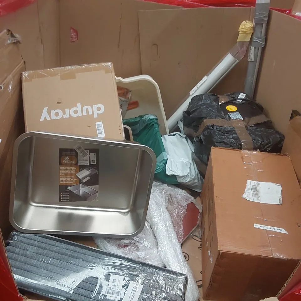 PALLET CONTAINING A LARGE QUANTITY OF ASSORTED ITEMS INCLUDING: BLADELESS FAN, TOASTER, STEAM CLEANER, RETRACTABLE SAFETY GATE ECT
