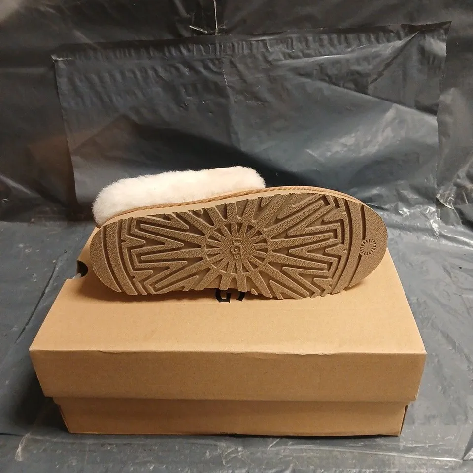 UGG-STYLE TAN SUEDE SLIPPERS WITH WHITE SHEARLING LINING UK 3