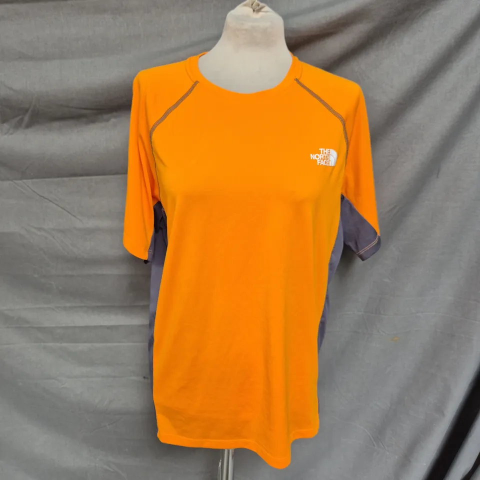 THE NORTH FACE MENS T-SHIRT - ORANGE AND GREY - SIZE LARGE