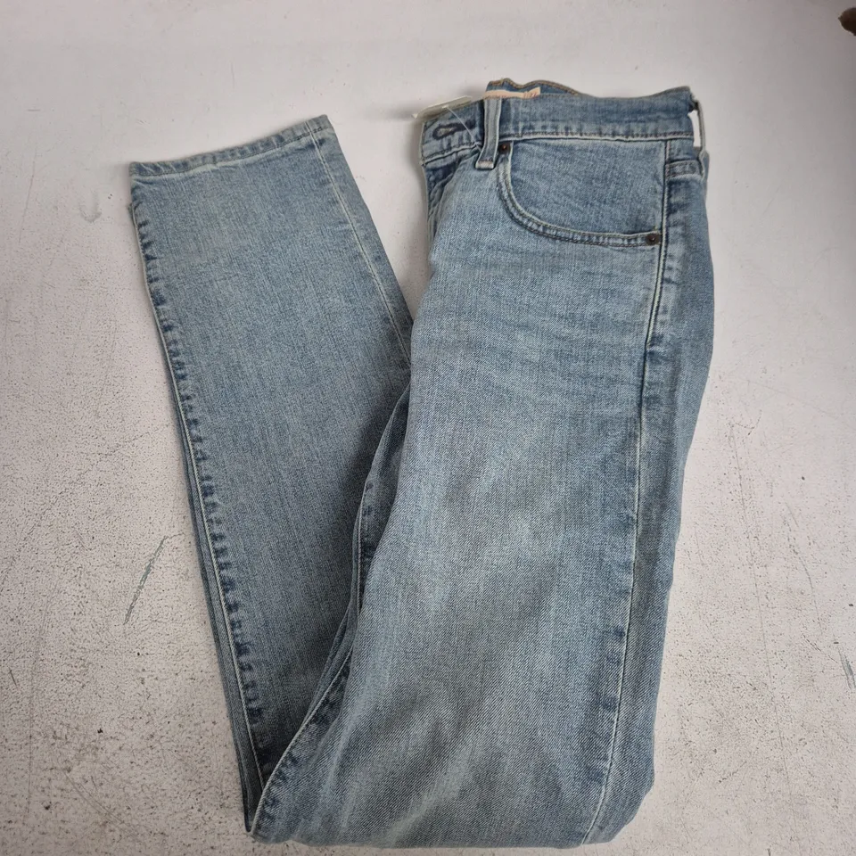 LEVI'S PREMIUM 724 HIGH RISE STRAIGHT JEANS - 27X32
