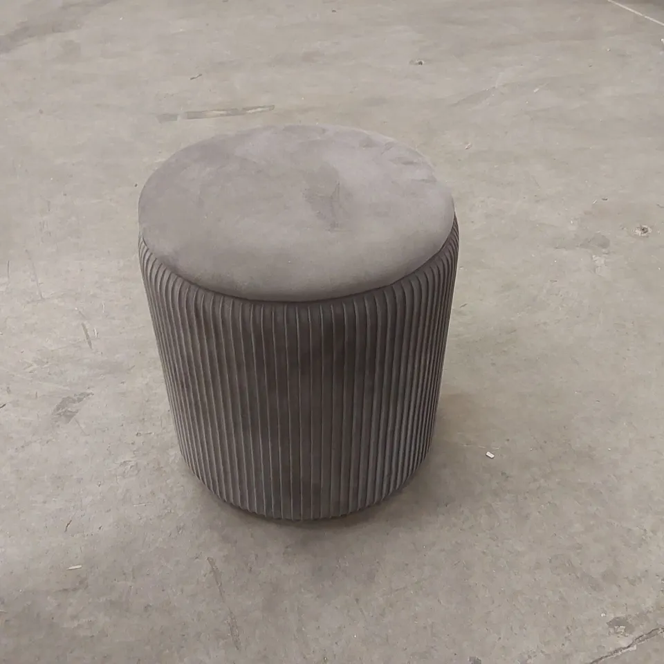LIVING AND HOME VELVET UPHOLSTERED STOOL