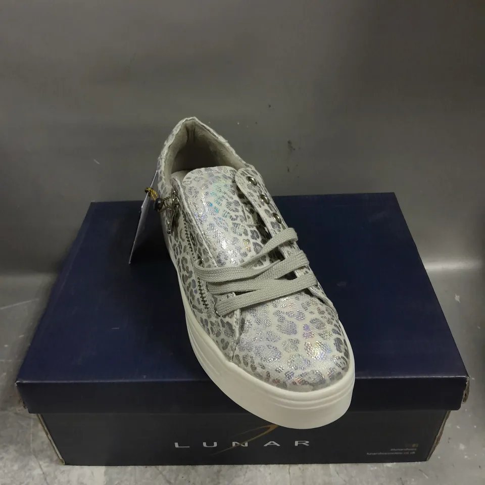 BOXED PAIR OF LUNAR SHOES IN SILVER MULTI LEOPARD SIZE UK 5