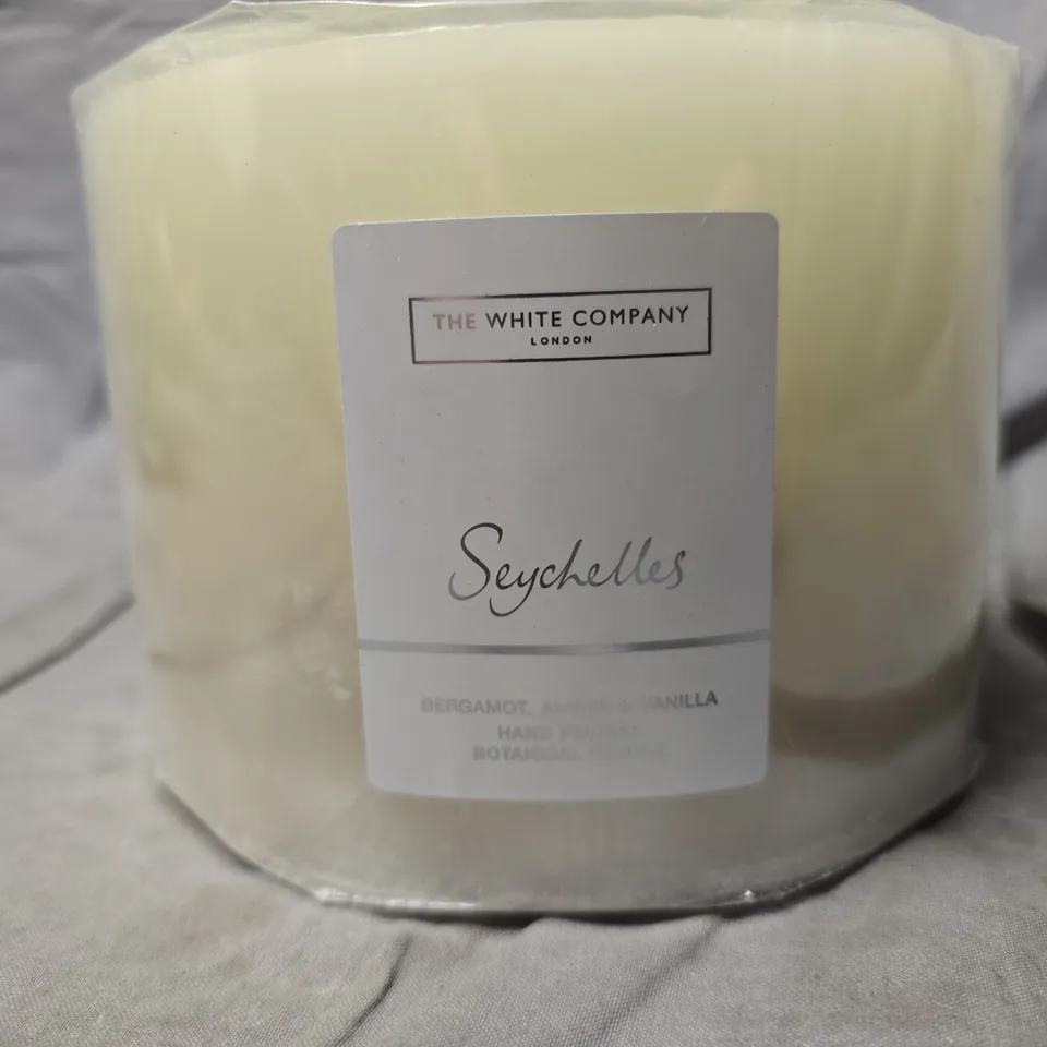 THE WHITE COMPANY SEYCHELLES LARGE BOTANICAL CANDLE – BERGAMOT, AMBER & VANILLA (HAND POURED)