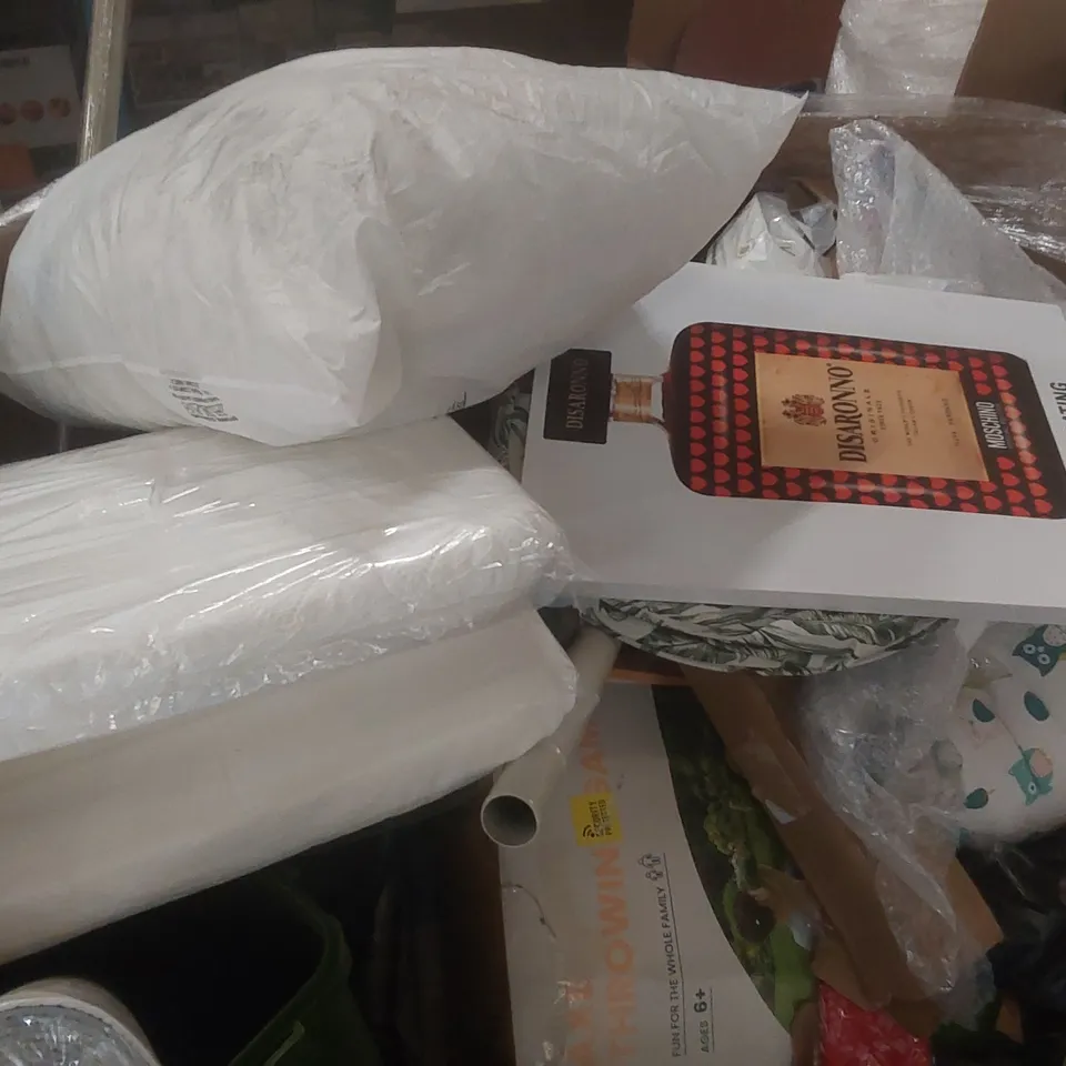 PALLET CONTAINING A VERY LARGE QUANTITY OF ASSORTED CONSUMER PRODUCTS INCLUDING: PAINTING, PILLOWS, TOY AXE THROWING GAME, TEMPERED GLASS PHONE SCREEN PROTECTOR ECT