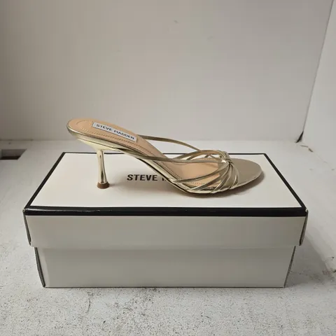 STEVE MADDEN GOLD METALLIC STRAPPY SANDALS – 6.5