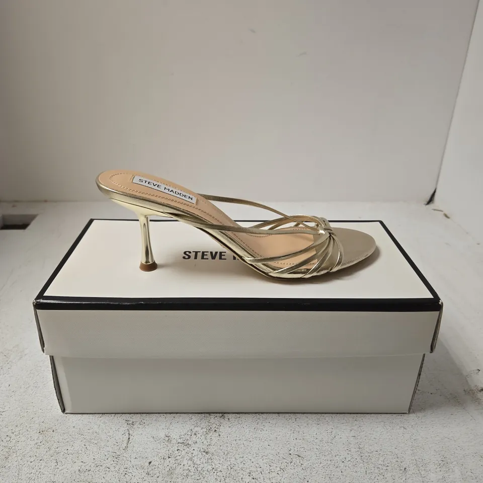STEVE MADDEN GOLD METALLIC STRAPPY SANDALS – 6.5