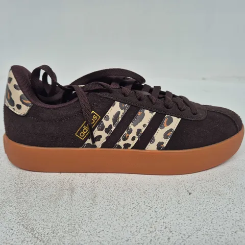 UNBOXED PAIR OF ADIDAS VL COURT 3.0 TRAINERS IN ANIMAL PRINT BROWN - UK 6.5