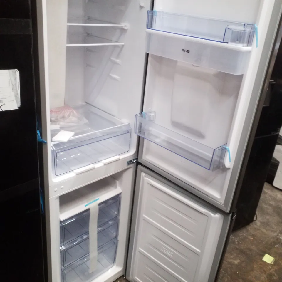 SWAN SR156130I 55CM WIDE, TOTAL NO FROST, 50/50 SPLIT, WATER DISPENSER, FRIDGE FREEZER - INOX