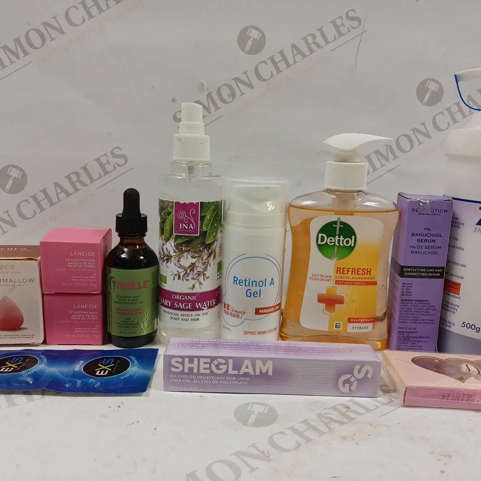 BOX OF APPROX 10 ASSORTED BEAUTY PRODUCTS TO INCLUDE LANEIGE LIP SLEEPING MASK, DETTOL HANDWASH, ZEROBASE EMOLLIENT CREAM, ETC 