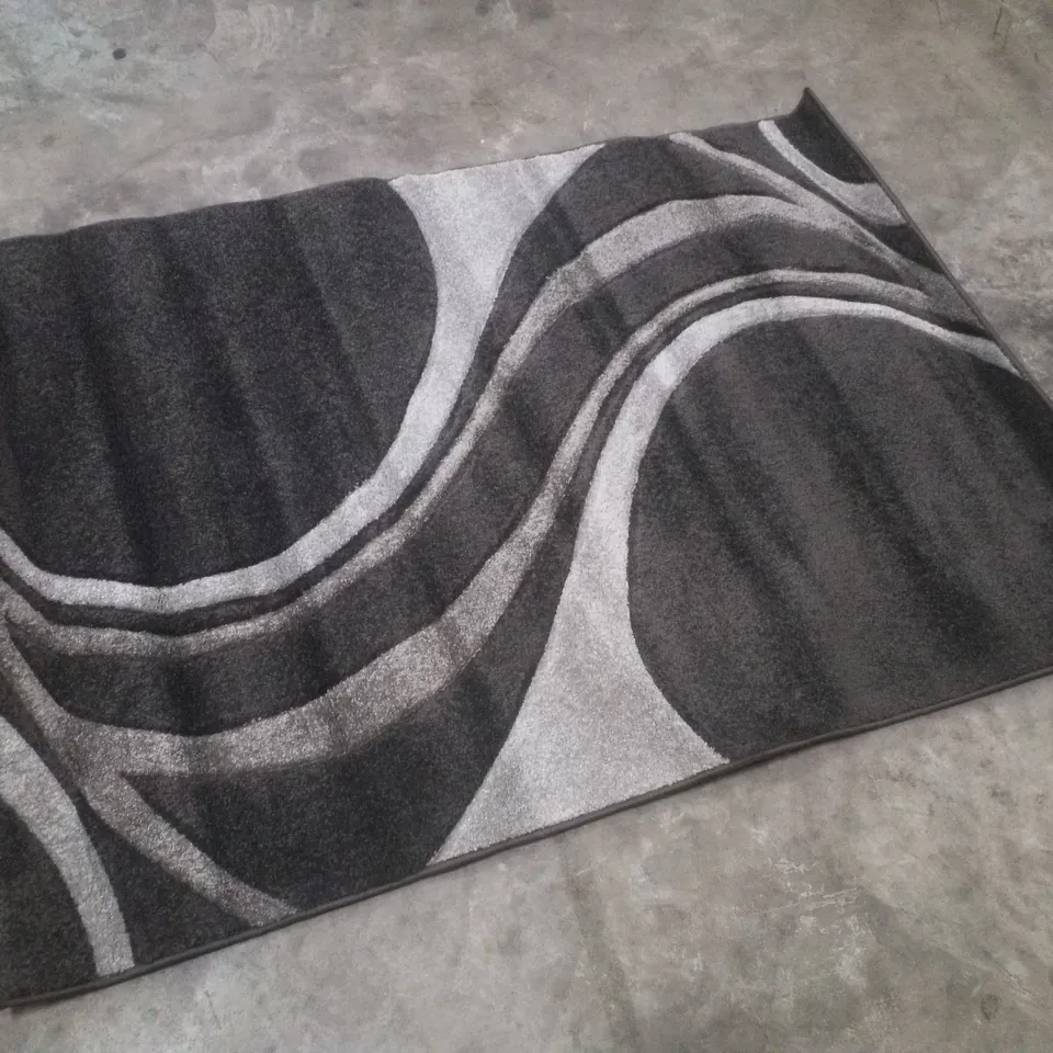 QUALITY DESIGNER AREA RUG APPROXIMATELY 120×170CM