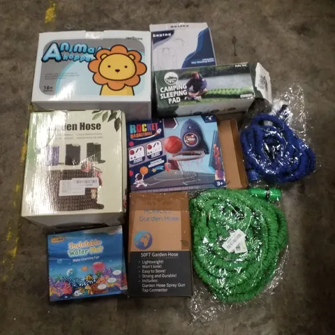 PALLET CONTAINING ASSORTED GARDEN HOSES & INFLATABLES