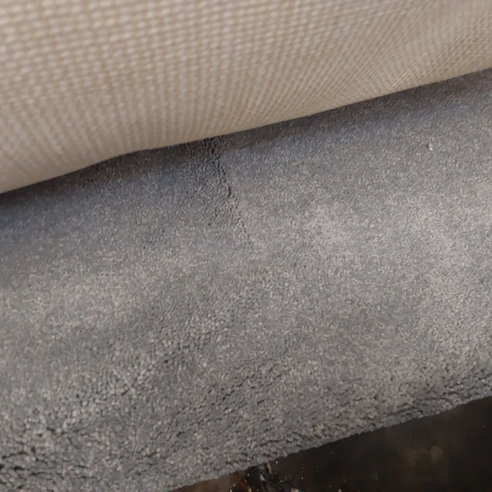ROLL OF QUALITY HEARTLANDS ULTRA PEDMORE CARPET APPROXIMATELY 5M × 8.4M
