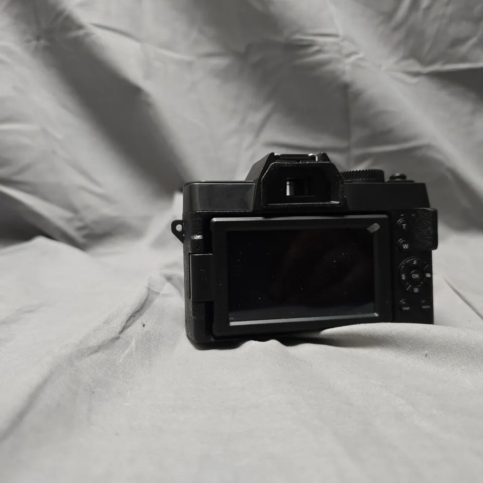 NBD 4K DIGITAL CAMERA WITH FLIP-OUT LCD SCREEN