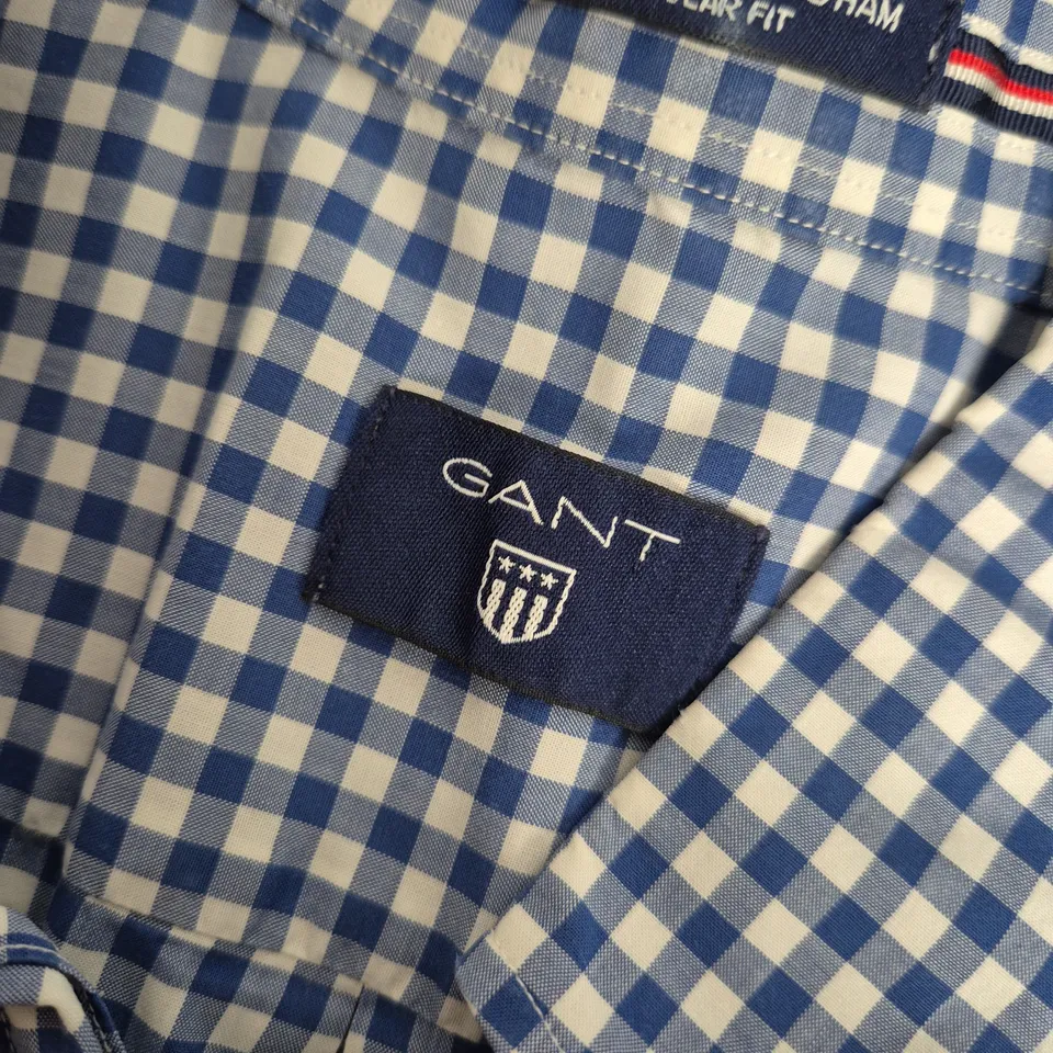 GANT THE POPLIN GINGHAM REGULAR FIT SHIRT – BLUE/WHITE CHECK, UK SIZE L (MEN'S)