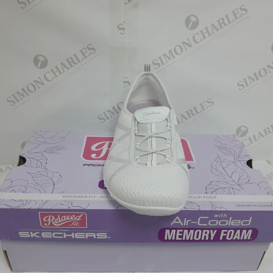 SKECHERS BREATH EASY TRAINER WHITE SIZE 6 