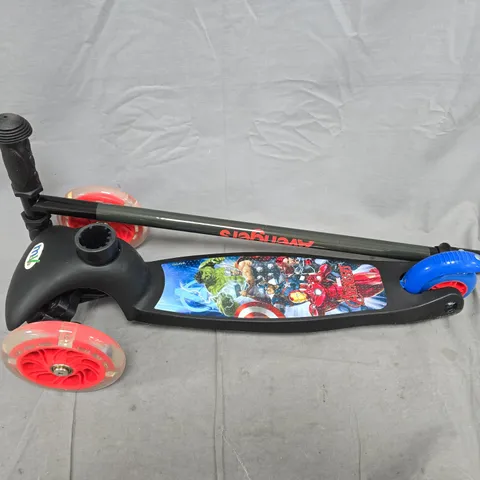 THE AVENGERS TILT N TURN SCOOTER
