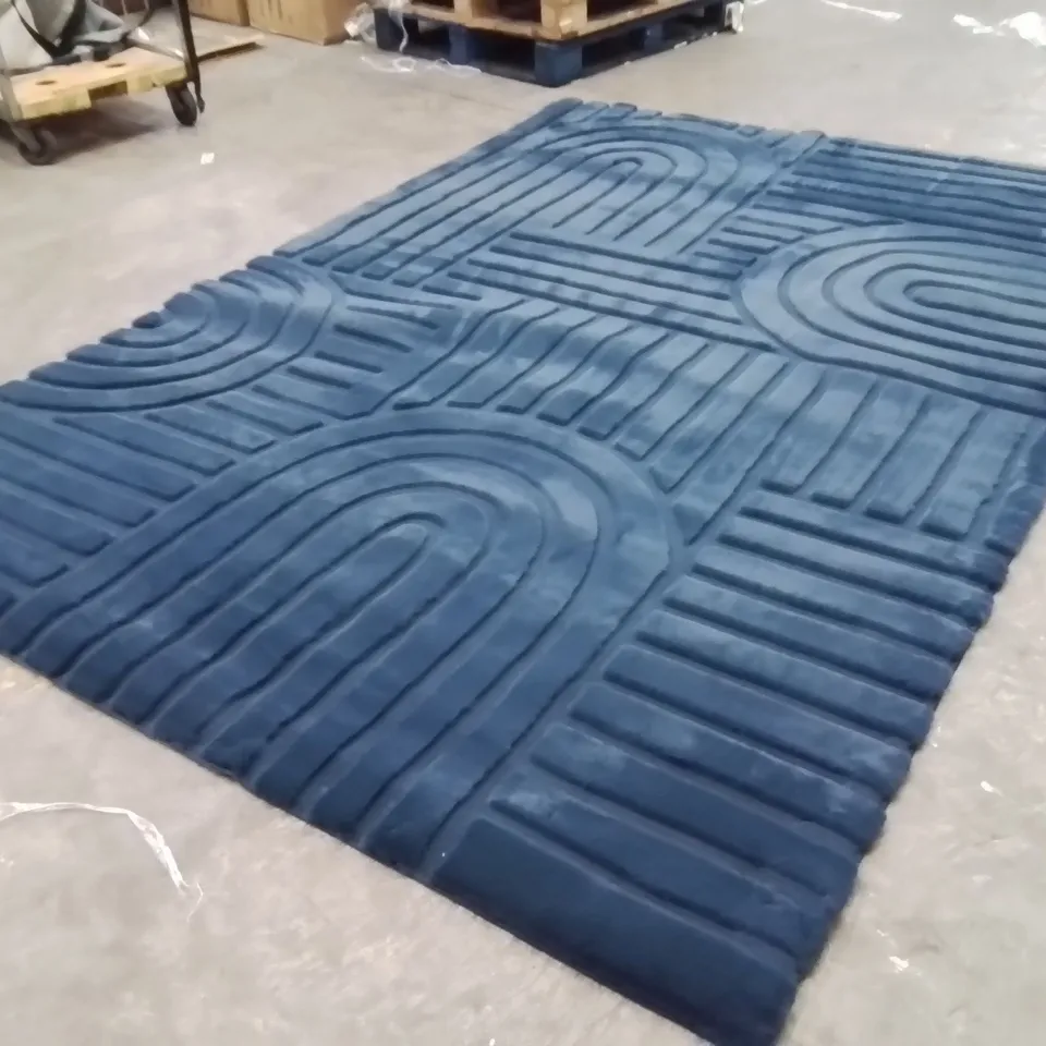 QUALITY DESIGNER AREA RUG - APPROXIMATELY 300X200CM