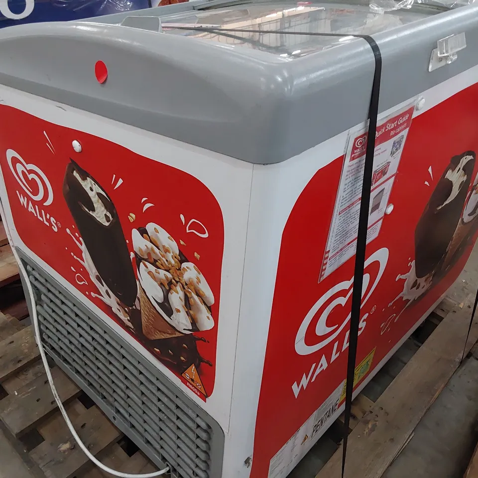 MEDIUM WALL'S ICE CREAM CHEST FREEZER