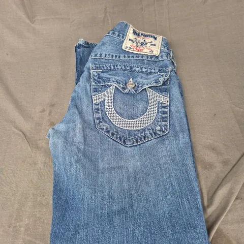 TRUE RELIGION STRAIGHT LEG DENIM JEANS SIZE 32