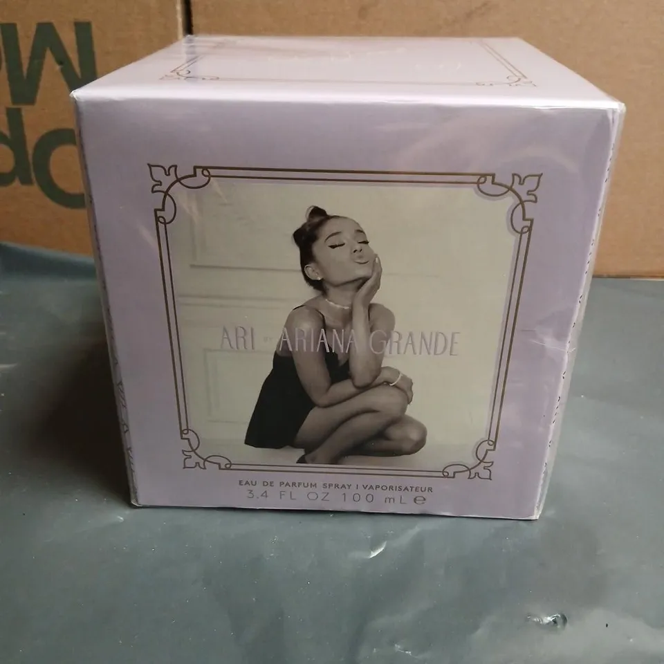 BOXED ARI BY ARIANA GRANDE EAU DE PARFUM 100ML