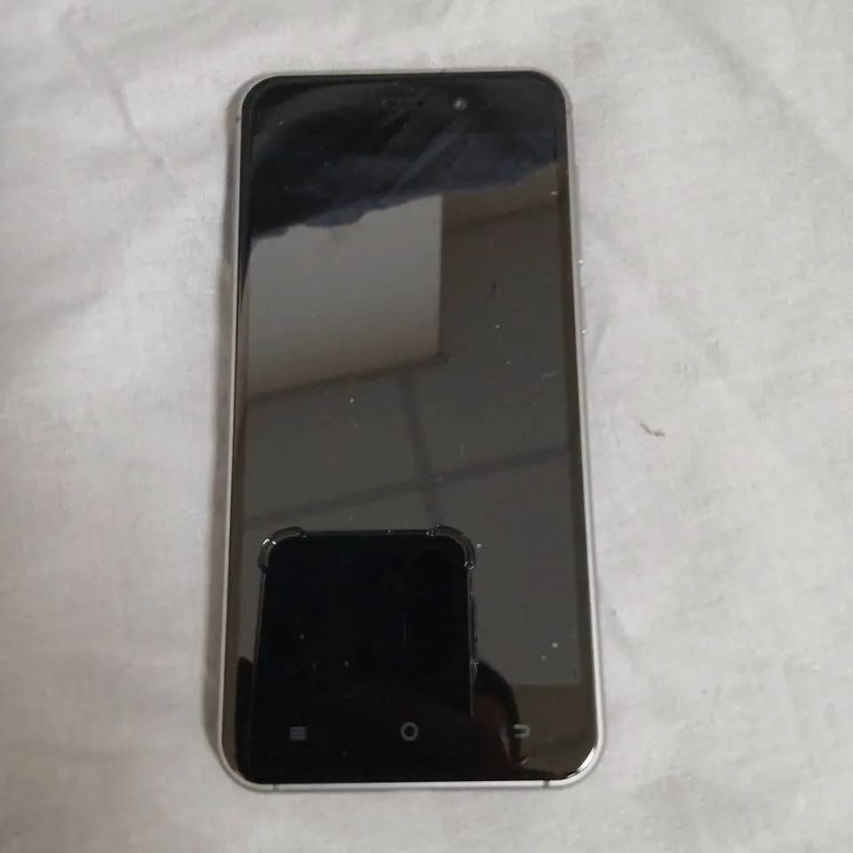 VSUN 4G SMARTPHONE (BLACK) – GLOSSY BACK