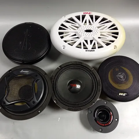 LOT OF 7 ASSORTED UNBOXED SPEAKERS TO INCLUDE LANZAR AND PYLE
