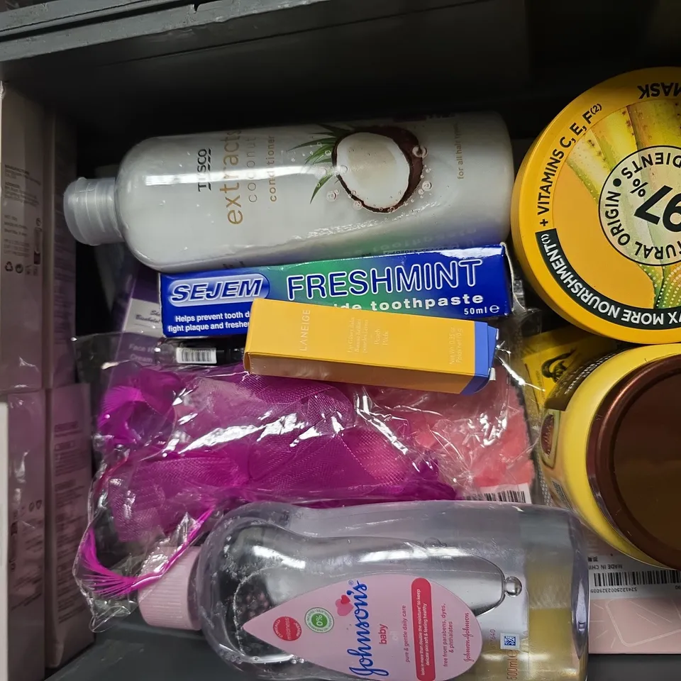 APPROXIMATEY 15 HEALTH AND BEAUTY PRODUCTS TO INCLUDE THE ORDINARY PEPTIDES, HAIR BRUSH, AND GOT2B GLUED ETC. - COLLECTION ONLY