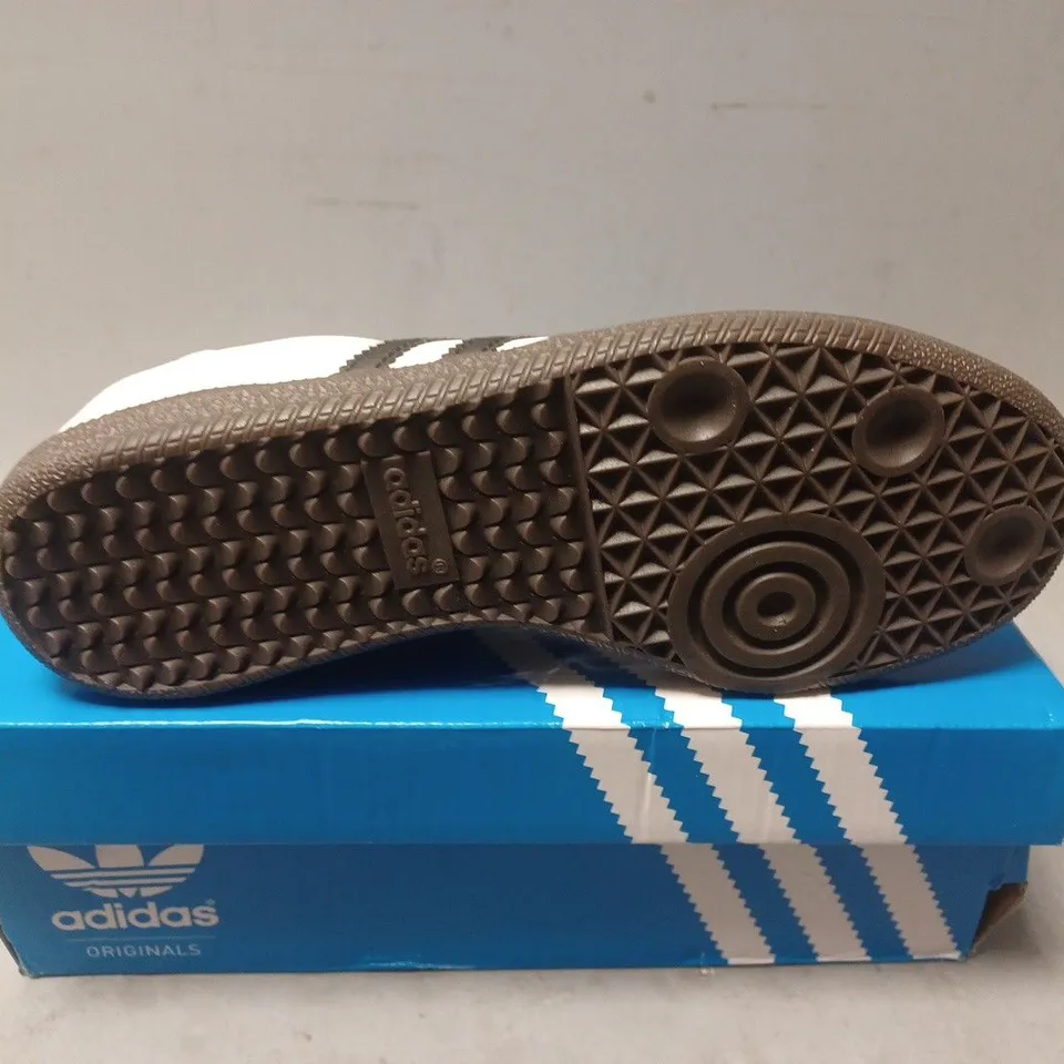 BOXED PAIR OF ADIDAS SAMBA OG TRAINERS - UK SIZE 5.5