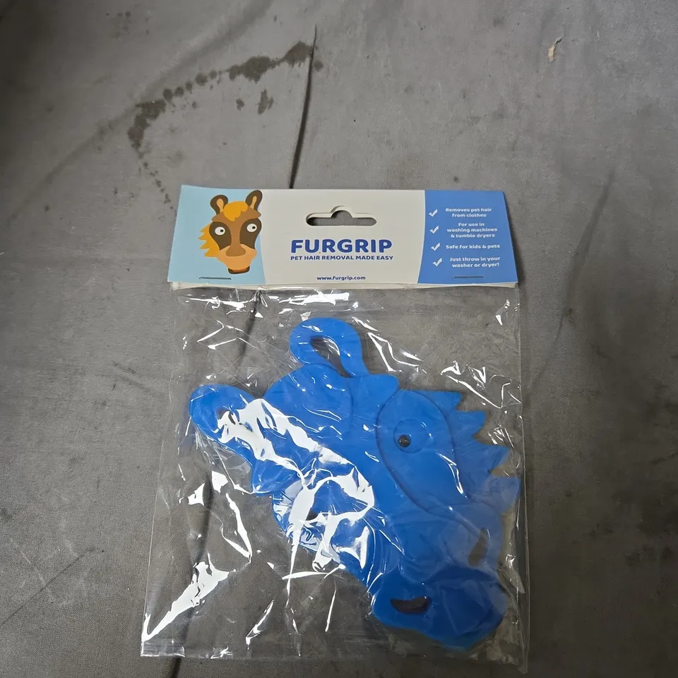BOX OF APPROXIMATELY 150 FURGRIP BLUE PET HAIR REMOVER