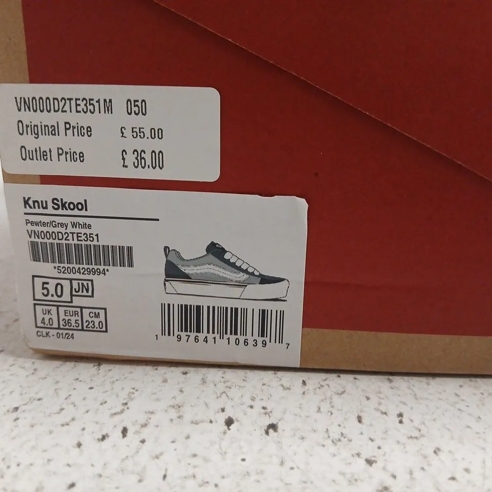 BOXED PAIR OF VANS KNU SKOOL SNEAKERS – GREY/WHITE, UK 4
