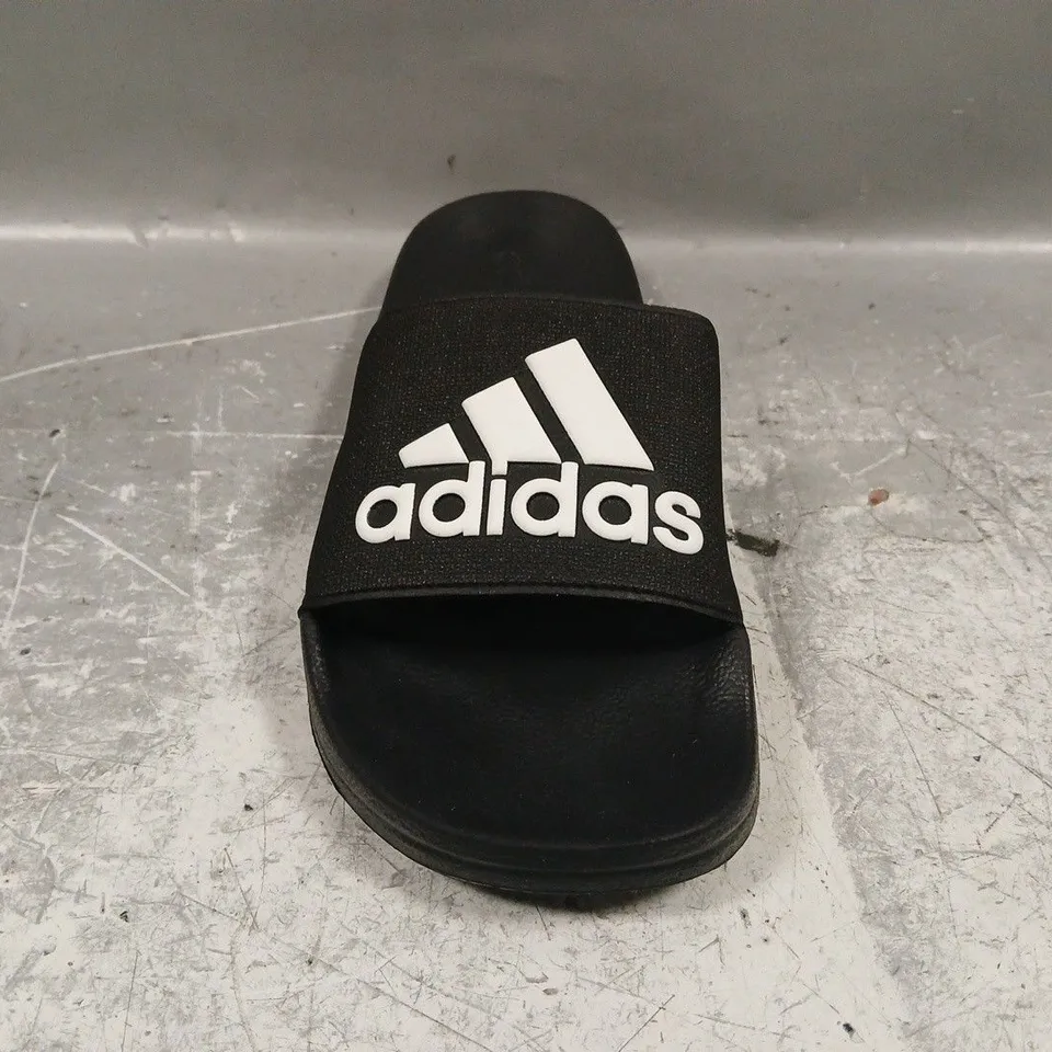 BOXED PAIR OF ADIDAS ADILETTE SHOWER SLIDERS IN BLACK/WHITE SIZE UK 10