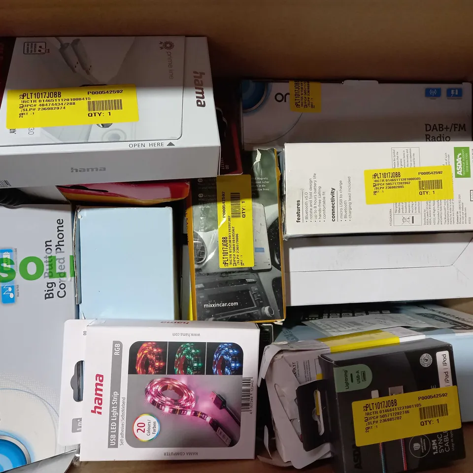 BOX OF APPROXIMATELY 10 ASSORTED ELECTRICAL ITEMS TO INCLUDE HAMA FM TRANSMITTER, WIRELESS NOISE CANCELLING HEADPHONES, WIRED HEADPHONES, ETC