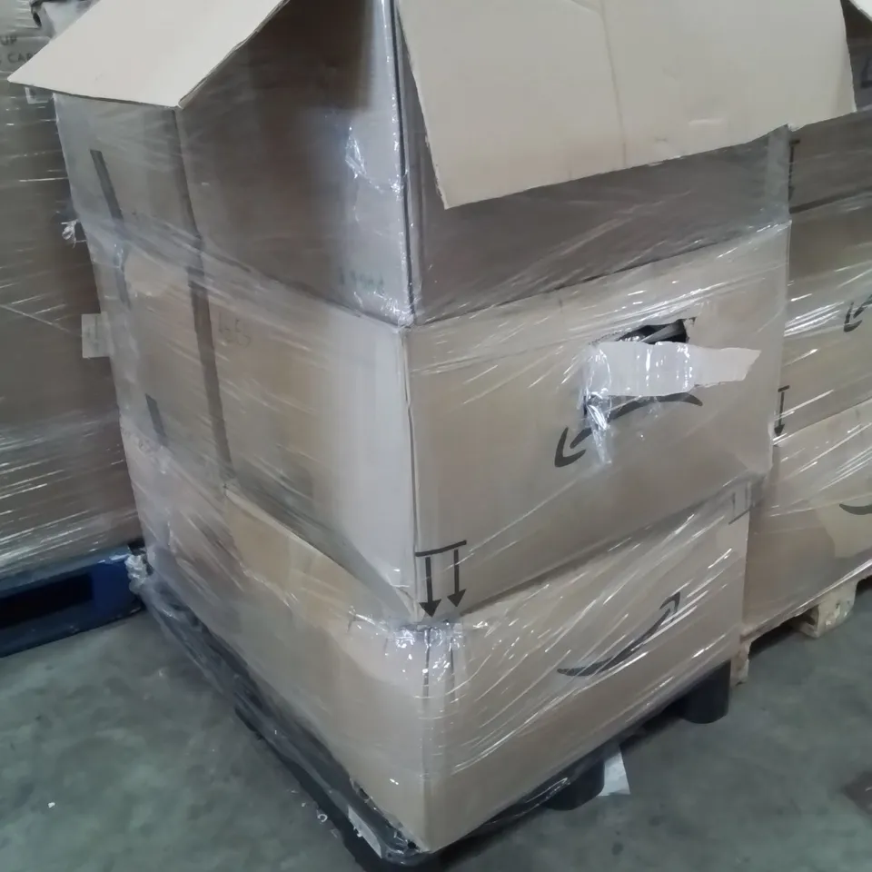 PALLET CONTAINING A LARGE QUANTITY OF PHONE CASES,SCREEN PROTECTORS 