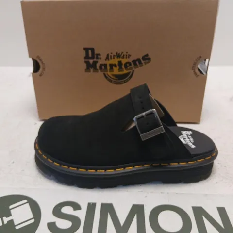 DR. MARTENS ZEBZAG MULE – BLACK SUEDE, UK 8