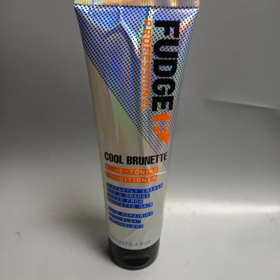 BOXED LOT OF APPROX. 24 X FUDGE PROFESSIONAL COOL BRUNETTE BLUE-TONING CONDITIONER