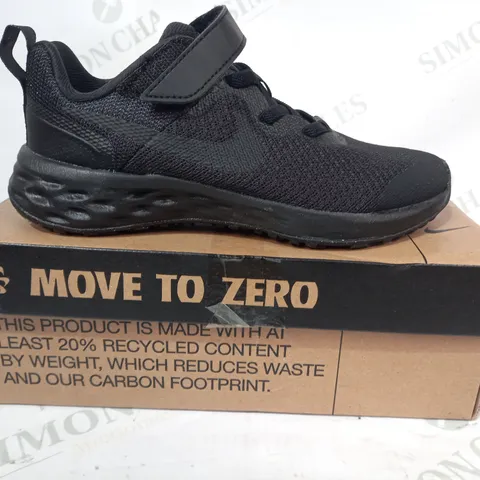 BOXED PAIR OF NIKE REVOLUTION 6 NN KIDS SHOES IN BLACK UK SIZE 12