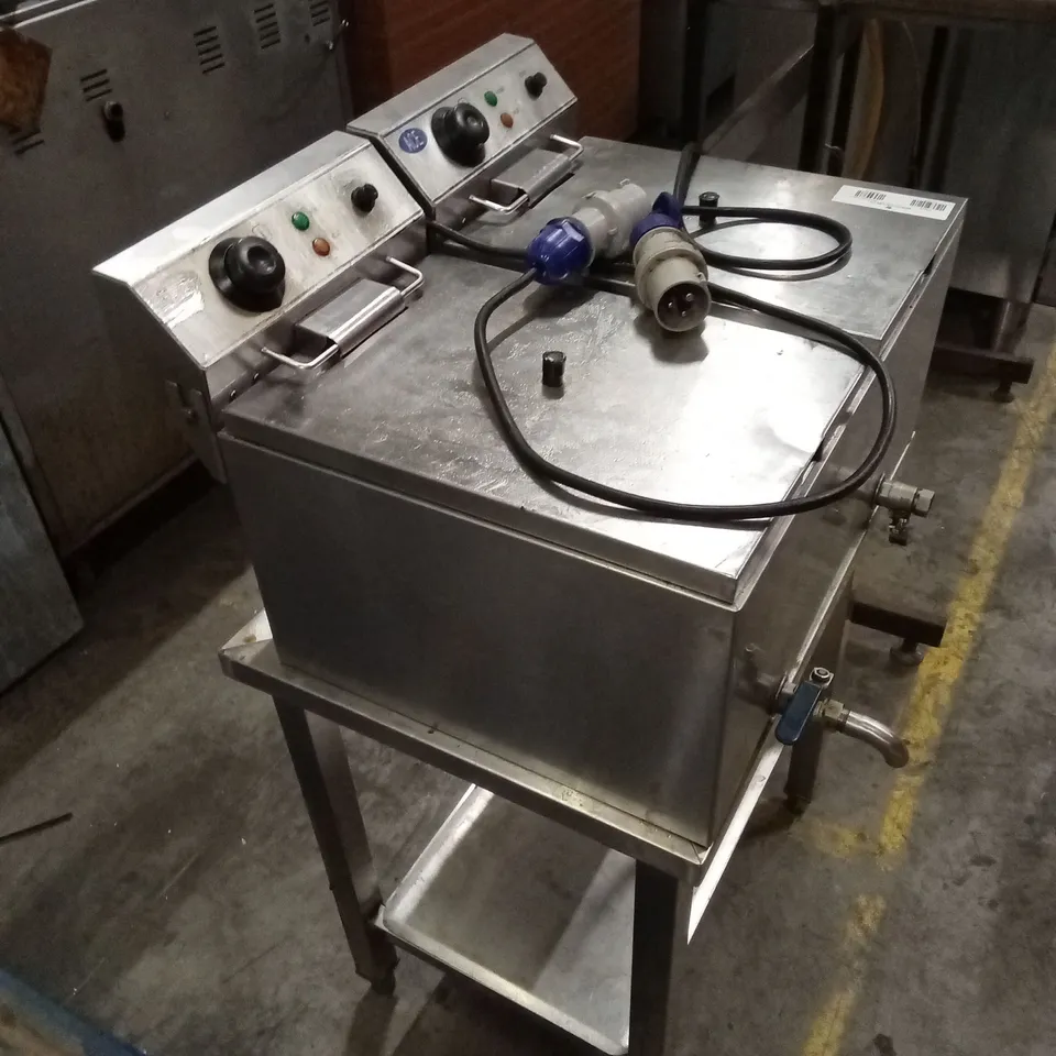 ACE AFD-17SV TWIN TANK TABLE TOP FRYER ON STAND