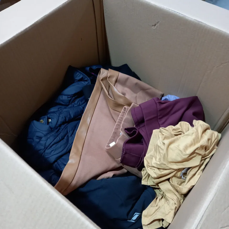 BOX OF CLOTHES APPROXIMATELY 20 TO INCLUDE COATS, PANTS, TOPS ETC