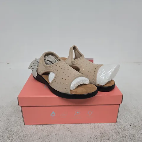 DR LIGHTFOOT JENNY SHOES TAUPE UK 4 BOXED