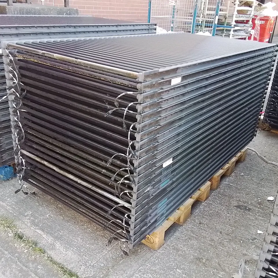 PALLET CONTAINING A LARGE QUANTITY OF UNTESTED SOLYNDRA 200W SOLAR PANELS