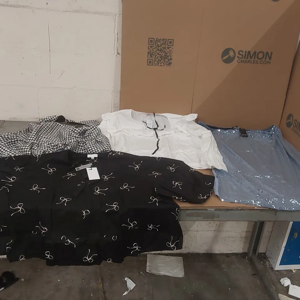 PALLET CONTAINING APPROXIMATELY 600x BRAND NEW ASSORTED DESIGNER CLOTHING ITEMS
